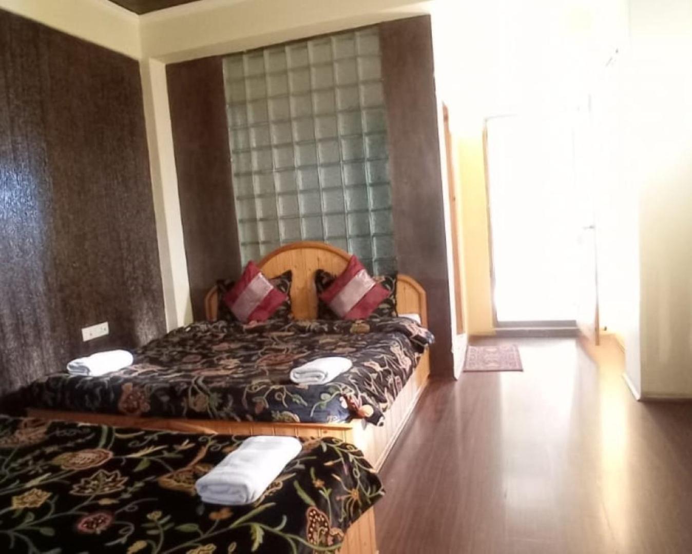 Hotel Shefaf Durgjan Ngoại thất bức ảnh