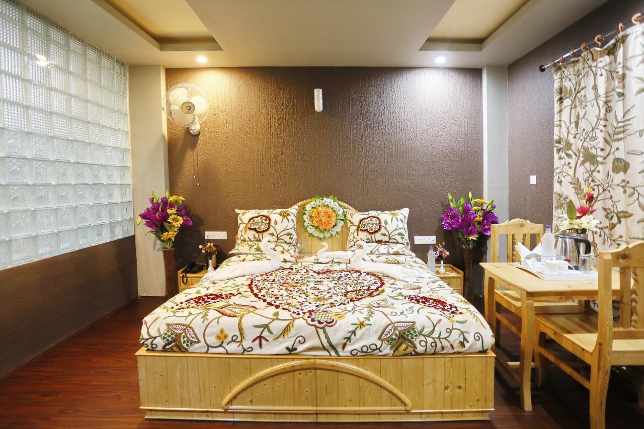 Hotel Shefaf Durgjan Ngoại thất bức ảnh